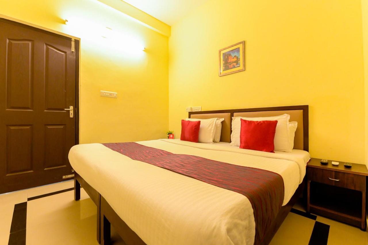Oyo 8273 Diamond Inn Kochi Exterior foto