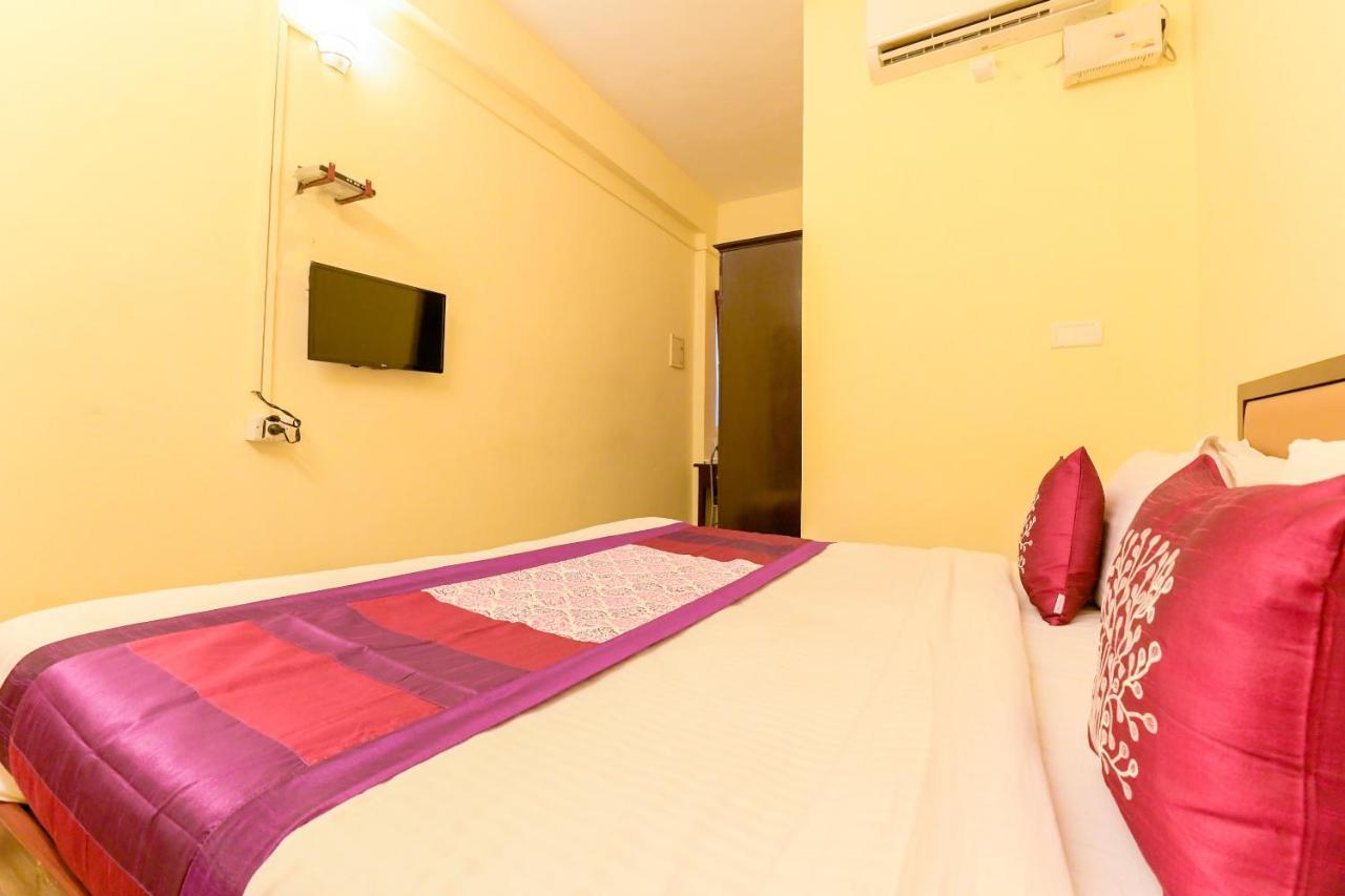 Oyo 8273 Diamond Inn Kochi Exterior foto