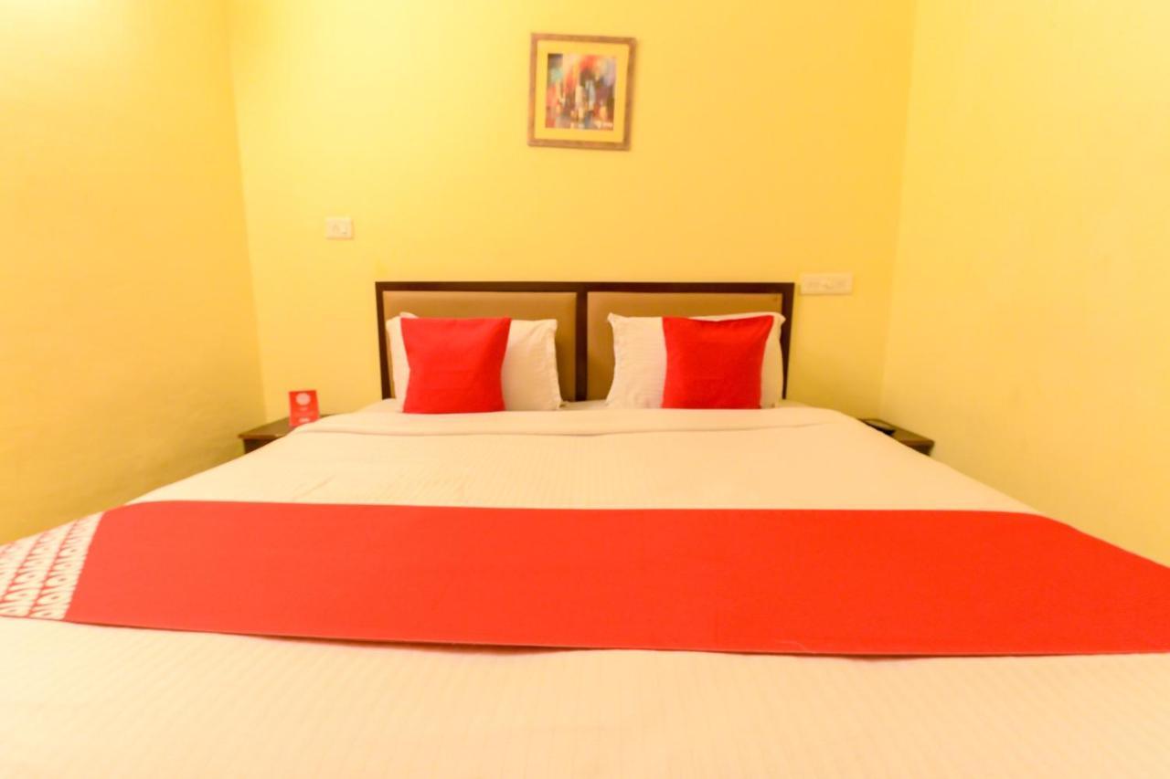 Oyo 8273 Diamond Inn Kochi Exterior foto