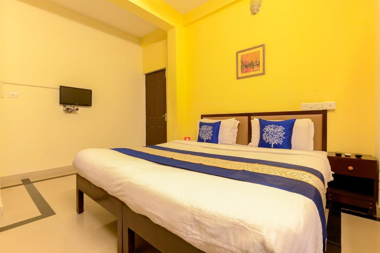 Oyo 8273 Diamond Inn Kochi Exterior foto